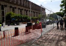 Prohíben paso en plazas del Centro por obras mundialistas; acusan política de blanqueo urbano