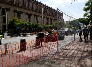 Prohíben paso en plazas del Centro por obras mundialistas; acusan política de blanqueo urbano