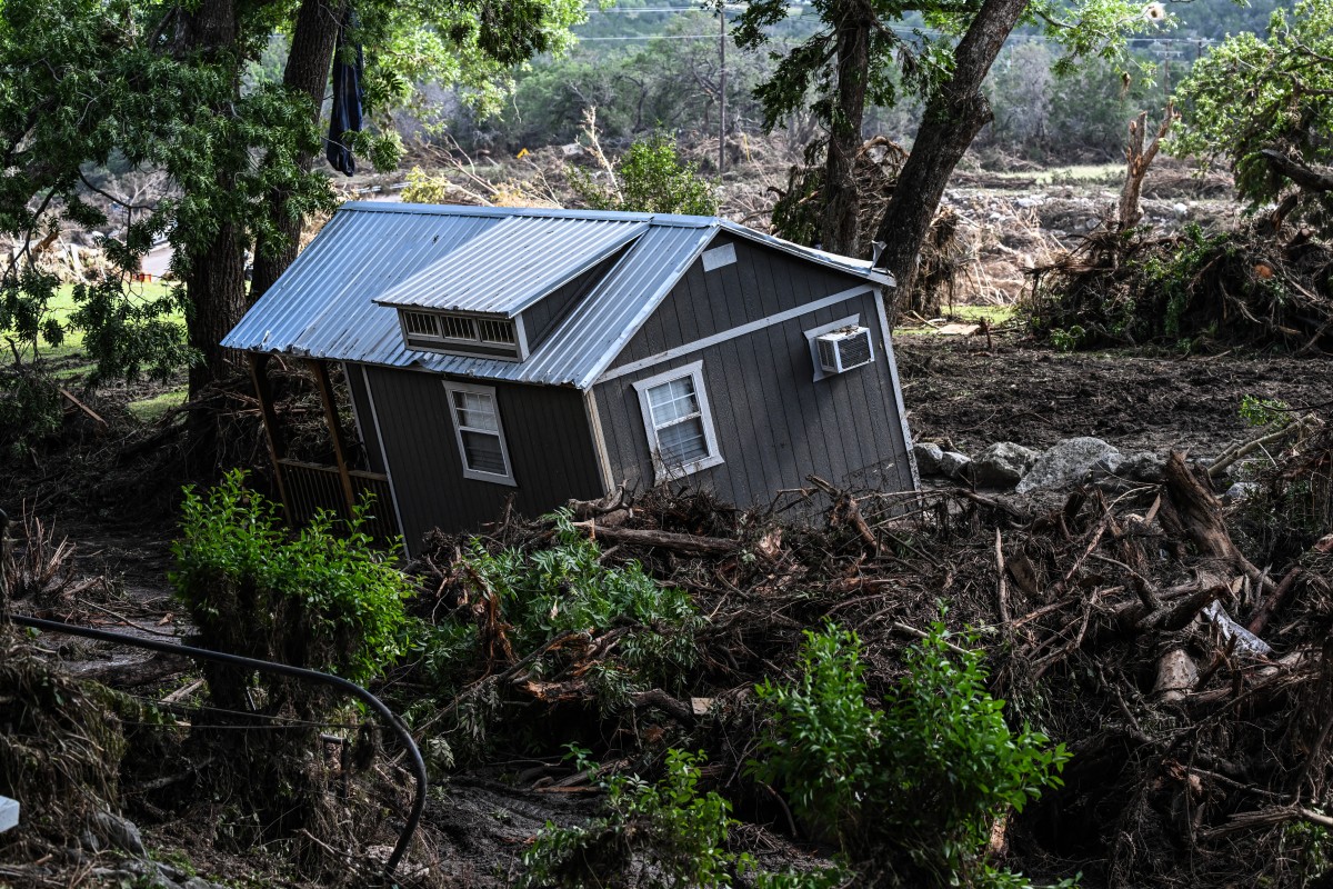 Prosigue la búsqueda de al menos 168 desaparecidos por inundaciones en Texas