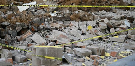 Guatemaltecos duermen en las calles tras sismos que causaron tres muertos