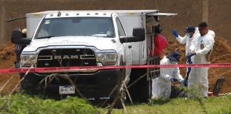 Voluntarios encuentran decenas de bolsas más con restos humanos en Zapopan
