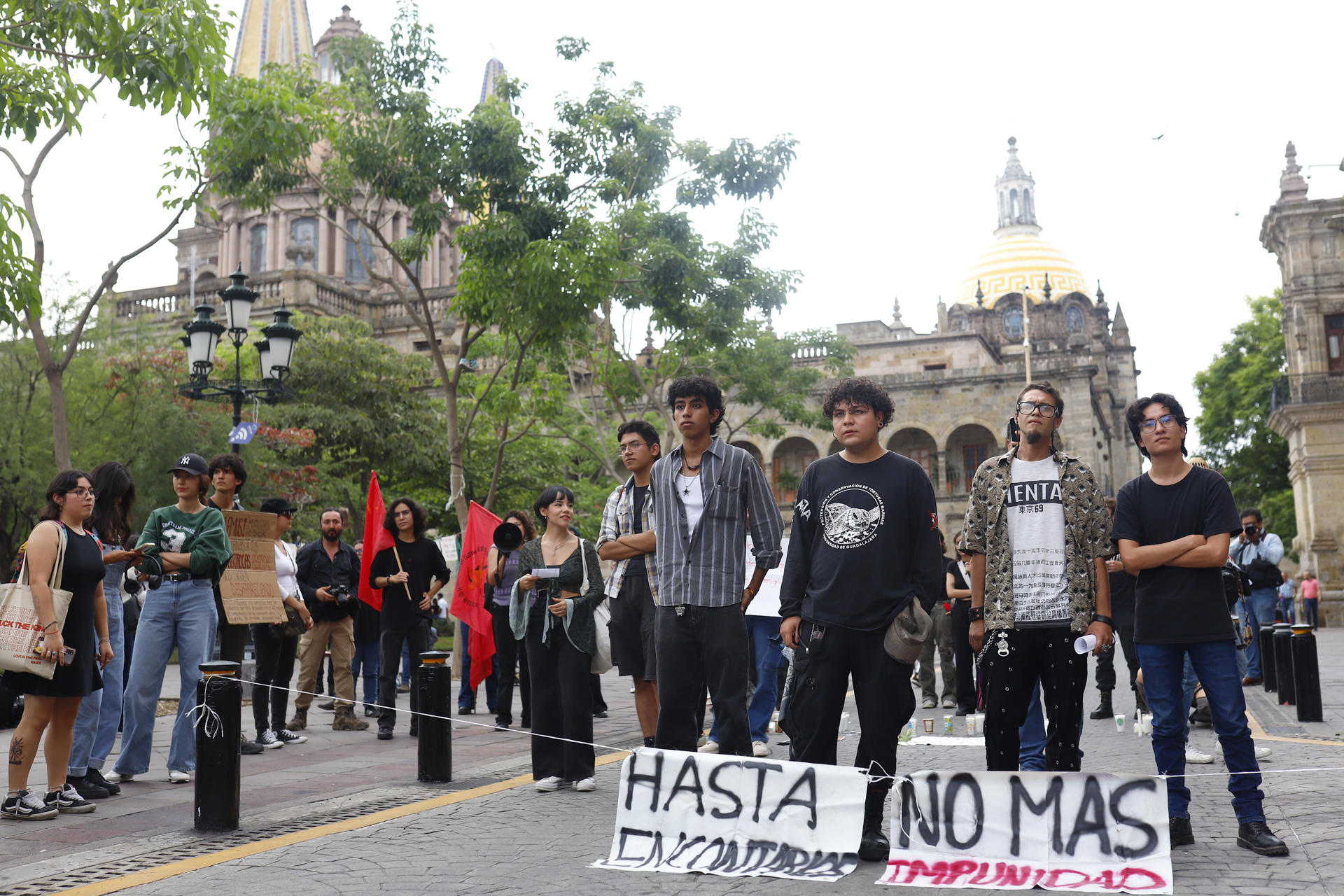 Universitarios exigen la identificación de los cuerpos hallados en Zapopan