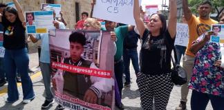 Familias de jóvenes desaparecidos protestan y exigen acceso a videos del C5