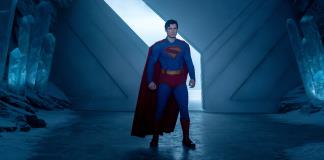 Superman renace como una autoparodia con exceso de humor