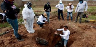 Suman 222 bolsas con restos y 38 víctimas en fosa clandestina de Zapopan; extienden trabajos fuera del predio