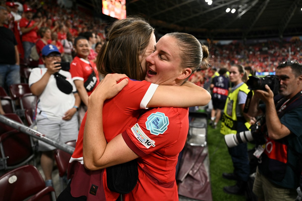 Suiza logra un empate milagroso ante Finlandia y avanza a cuartos en su Eurocopa Suiza logra un empate milagroso ante Finlandia y avanza a cuartos en su Eurocopa
