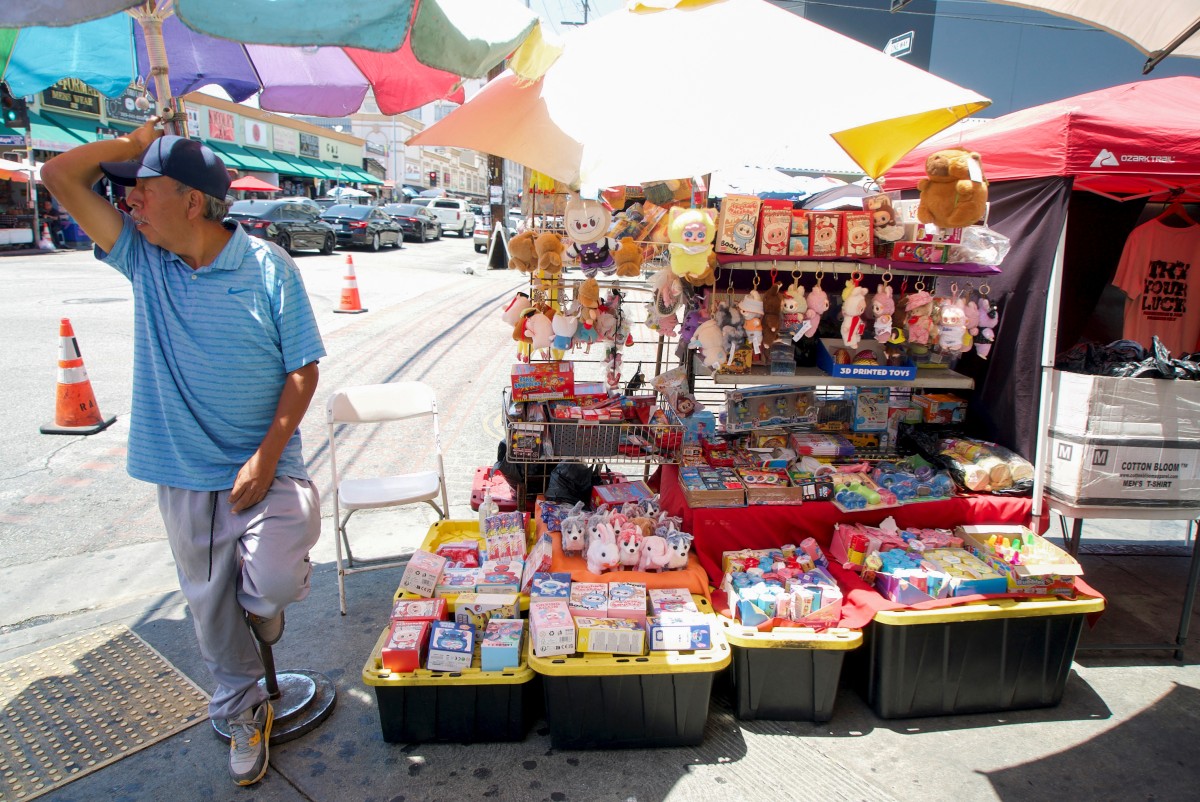Peor que la pandemia: redadas migratorias paralizan el comercio en Los Ángeles Peor que la pandemia: redadas migratorias paralizan el comercio en Los Ángeles