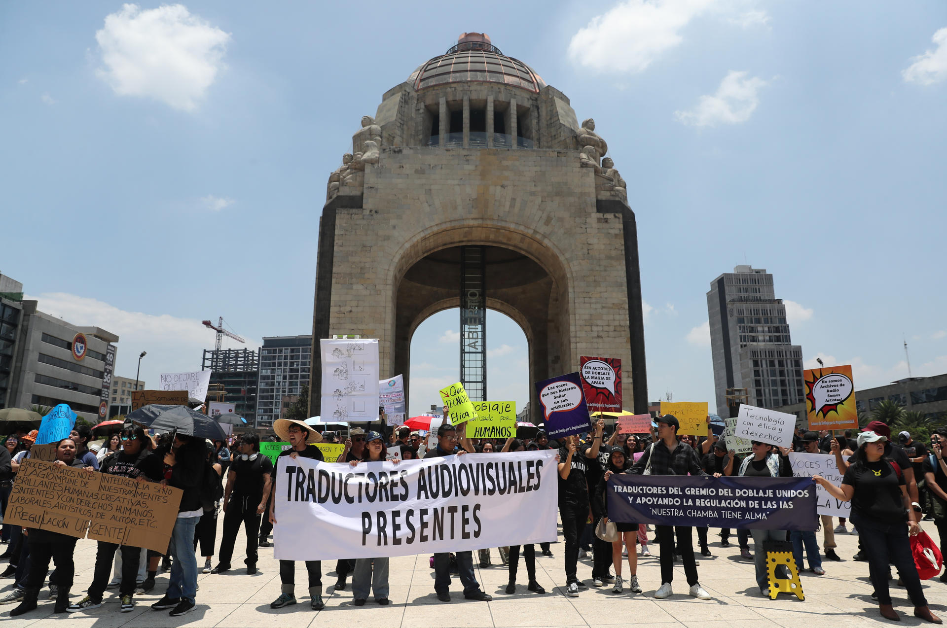 Artistas mexicanos exigen proteger las voces humanas ante herramientas de clonación con IA Artistas mexicanos exigen proteger las voces humanas ante herramientas de clonación con IA