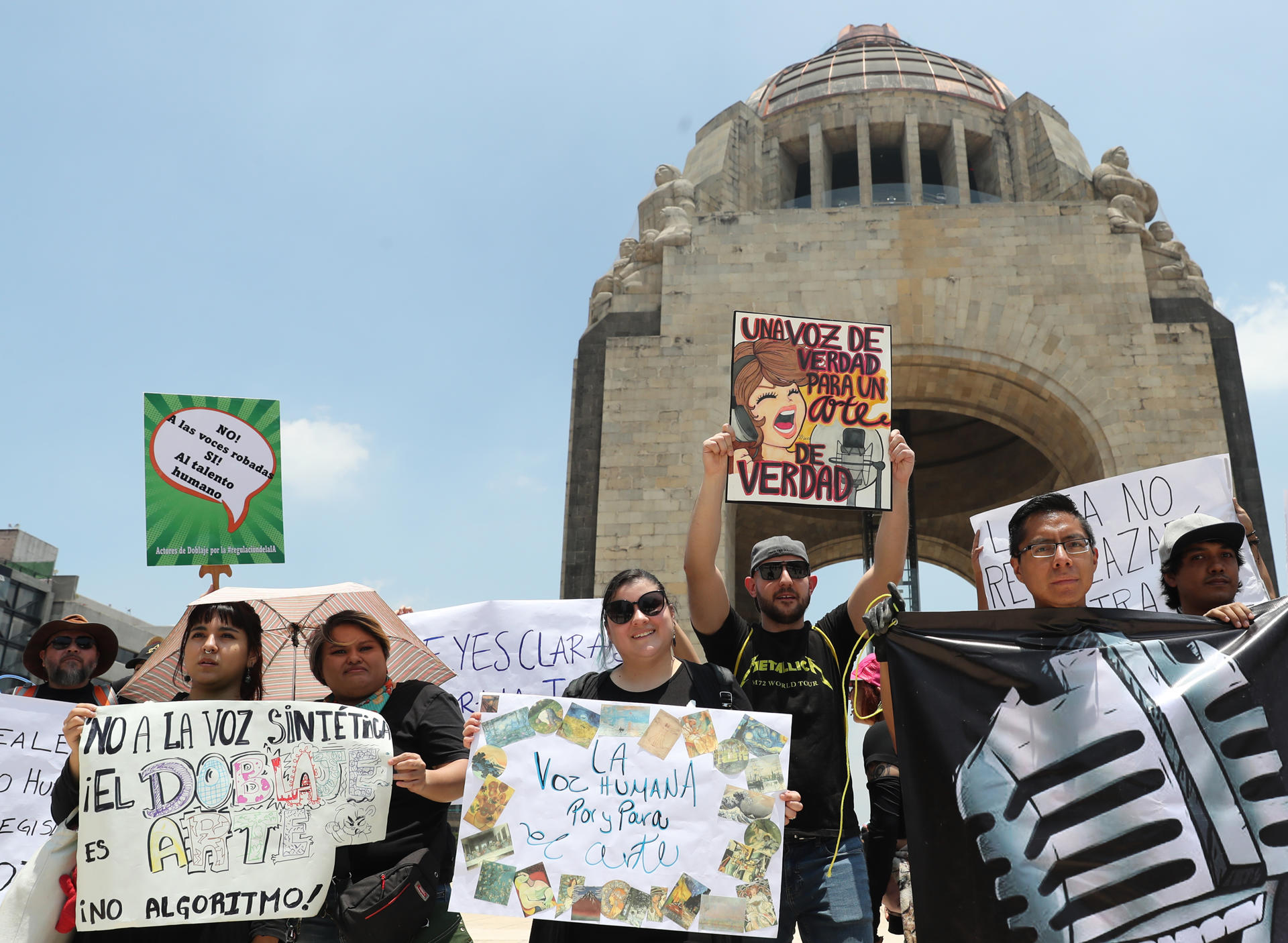 Artistas mexicanos exigen proteger las voces humanas ante herramientas de clonación con IA Artistas mexicanos exigen proteger las voces humanas ante herramientas de clonación con IA