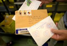 Cartas, mejores deseos y peluches: los entresijos del correo que recibe el papa cada semana