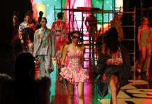 Los iconos pop de los años 90 reviven en una colección de ropa en Intermoda
