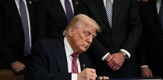 Trump firma decreto que impone 50% de aranceles adicionales a Brasil