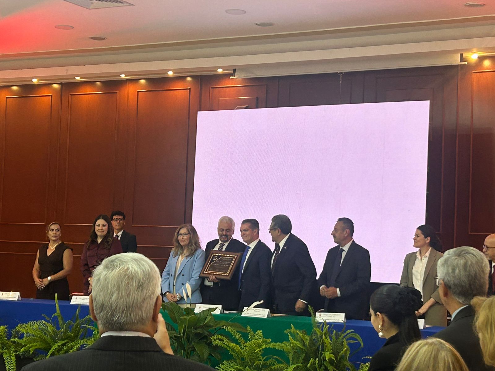 El Colegio Jalisciense de Salud Pública celebra 35 años y reconoce a pilares del sector en el estado El Colegio Jalisciense de Salud Pública celebra 35 años y reconoce a pilares del sector en el estado