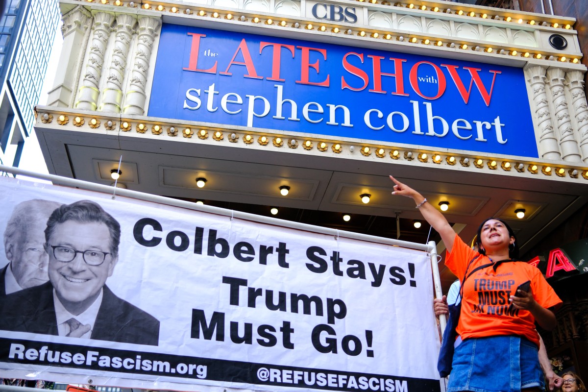 Stephen Colbert arremete contra Trump tras anuncio del fin de su programa Late Show