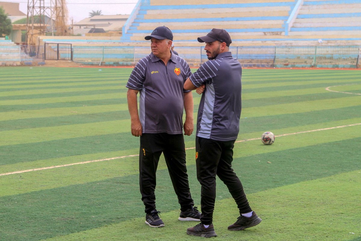 Pese a la guerra, el fútbol vuelve a algunos estadios en Sudán Pese a la guerra, el fútbol vuelve a algunos estadios en Sudán