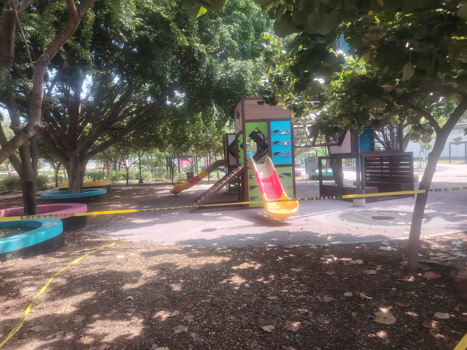 Por plaga de polilla, Zapopan cierra el paso al Parque de las Niñas y los Niños