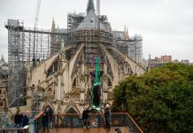 La catedral Notre Dame de París recupera todas las estatuas que adornan la base de su aguja