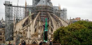 La catedral Notre Dame de París recupera todas las estatuas que adornan la base de su aguja