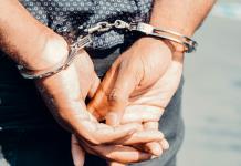 Autoridades capturan a cinco hombres, entre ellos un exalcalde, ligados al narco