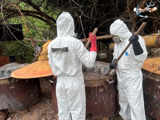 Decomisan 4,9 toneladas de metanfetamina y neutraliza dos laboratorios clandestinos en Culiacán