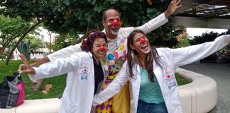 Alivian el dolor del alma los doctores "sembradores de sonrisas