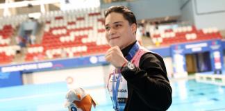 Osmar Olvera debe conformarse con la plata en la final de trampolín de 1 metro