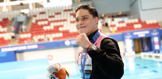 Osmar Olvera debe conformarse con la plata en la final de trampolín de 1 metro