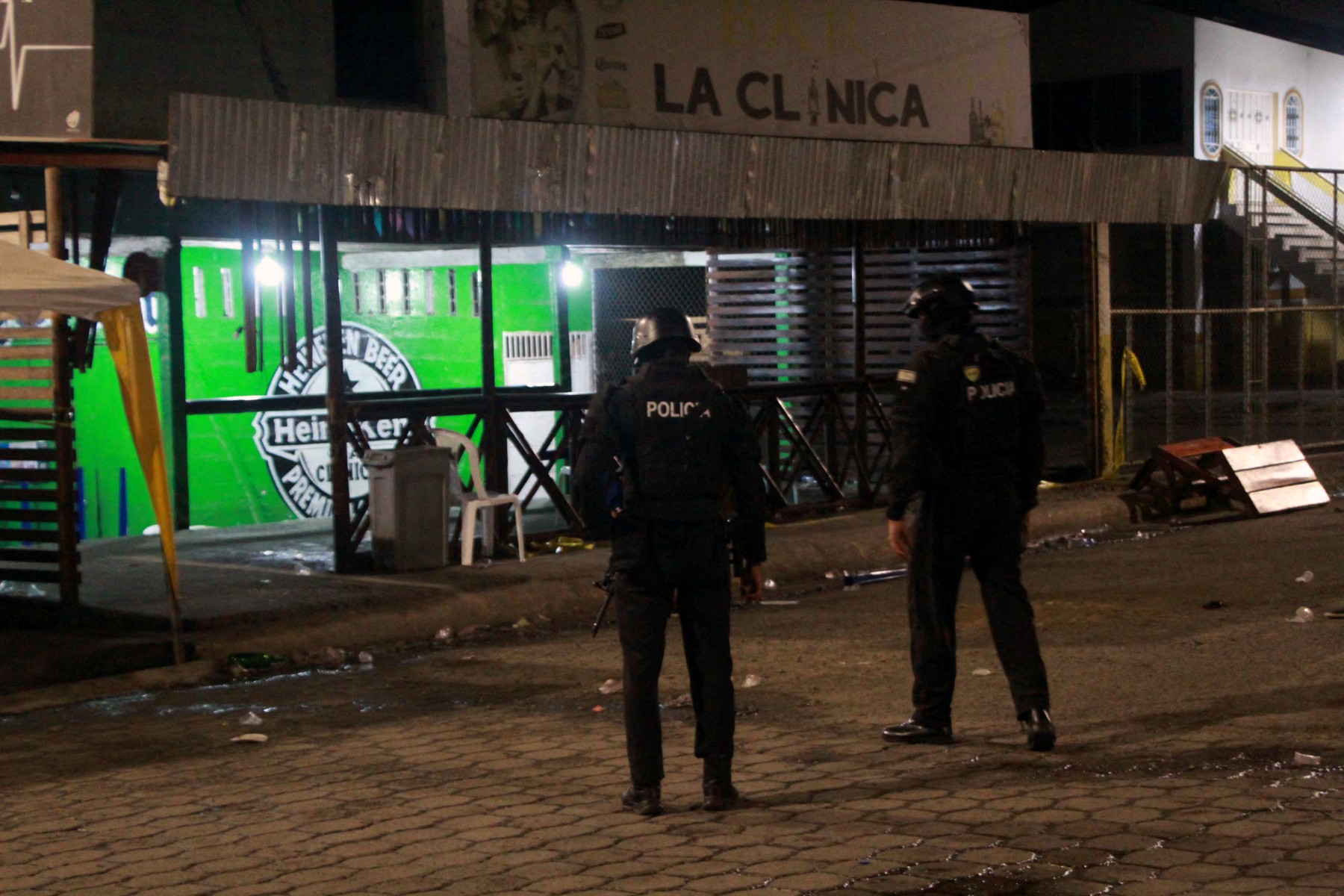 Suben a 17 los muertos por ataques del domingo contra civiles en Ecuador Suben a 17 los muertos por ataques del domingo contra civiles en Ecuador