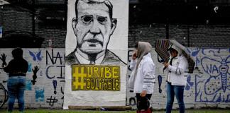 Expresidente colombiano Uribe, hallado culpable por soborno a un paramilitar