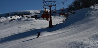 Con la nieve en retirada, los centros de esquí de Chile se adaptan al cambio climático