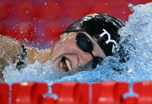 Katie Ledecky sigue siendo la reina de la larga distancia en la piscina