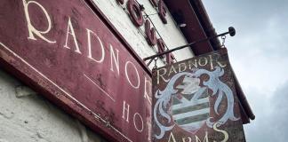 Los británicos al rescate de sus pubs