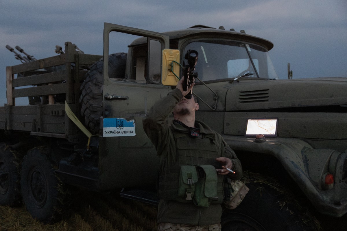 Agotados y mal equipados, los soldados ucranianos se enfrentan a un alud de drones rusos