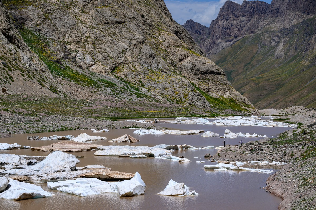Los glaciares se derriten en el monte Cilo de Turquía Los glaciares se derriten en el monte Cilo de Turquía