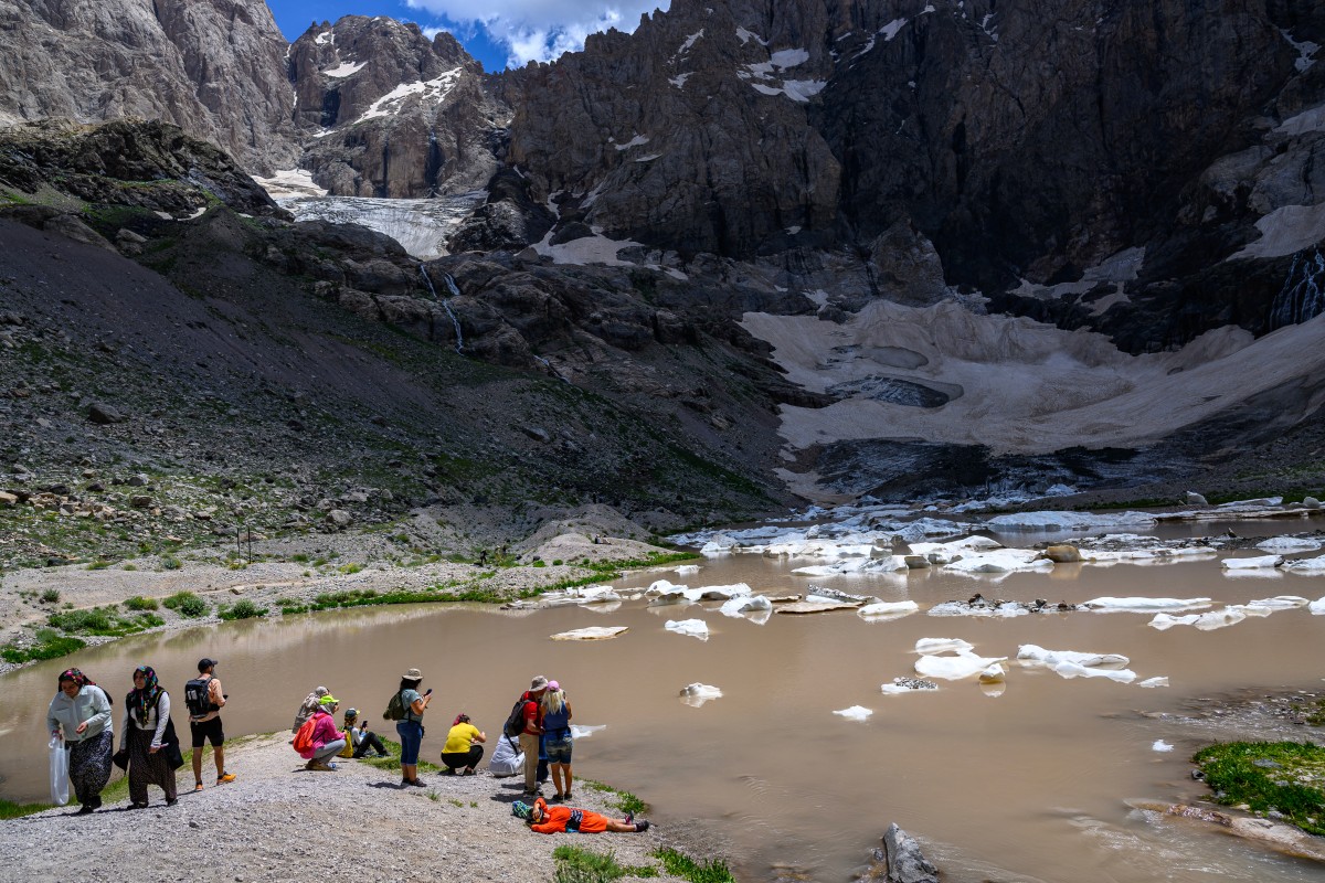 Los glaciares se derriten en el monte Cilo de Turquía Los glaciares se derriten en el monte Cilo de Turquía