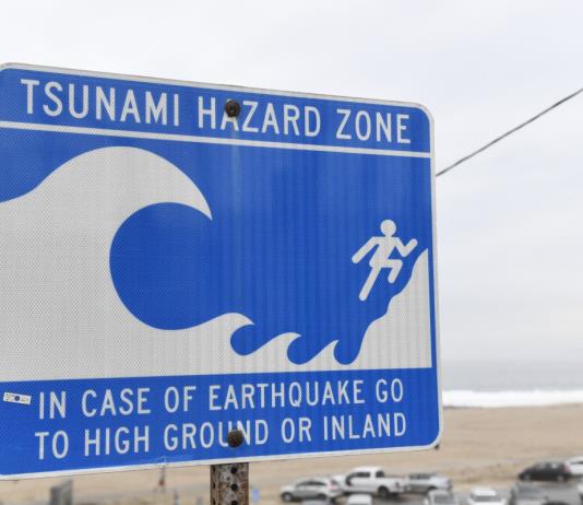 Alerta de tsunami en el Pacífico tras sismo de magnitud 8 cerca de la costa rusa