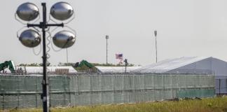 El cónsul de México entrevista a más de 30 mexicanos detenidos en Alligator Alcatraz