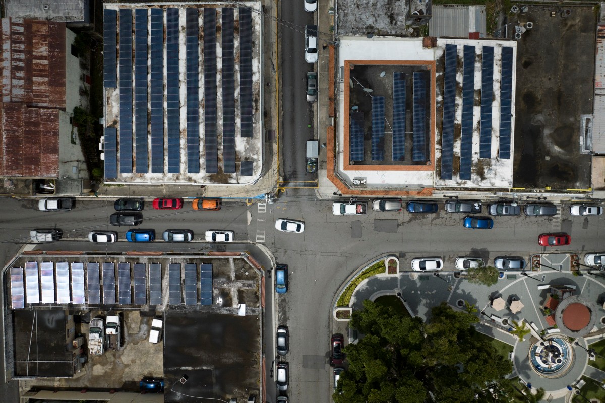 La energía solar comunitaria, alternativa para los apagones en Puerto Rico La energía solar comunitaria, alternativa para los apagones en Puerto Rico