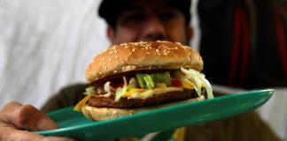 Asocian el consumo de alimentos ultra procesados a un mayor riesgo de cáncer de pulmón