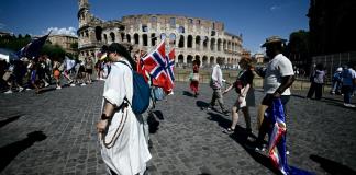 De TikTok a Instagram, el Vaticano promueve a los misioneros digitales