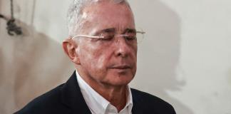 Expresidente colombiano Uribe sentenciado a 12 años de prisión