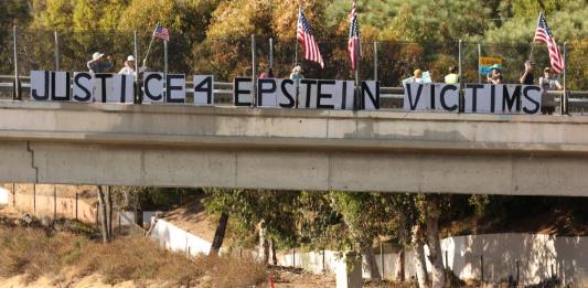 La cómplice de Epstein trasladada a una prisión menos estricta