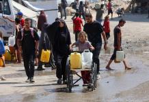El emisario de EEUU visita centro de distribución en Gaza donde se agrava la crisis humanitaria