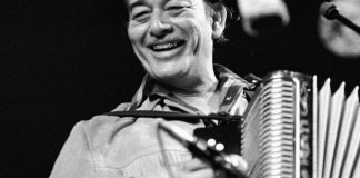 El pionero de la música tejana, Leonardo Flaco Jiménez, muere a los 86 años