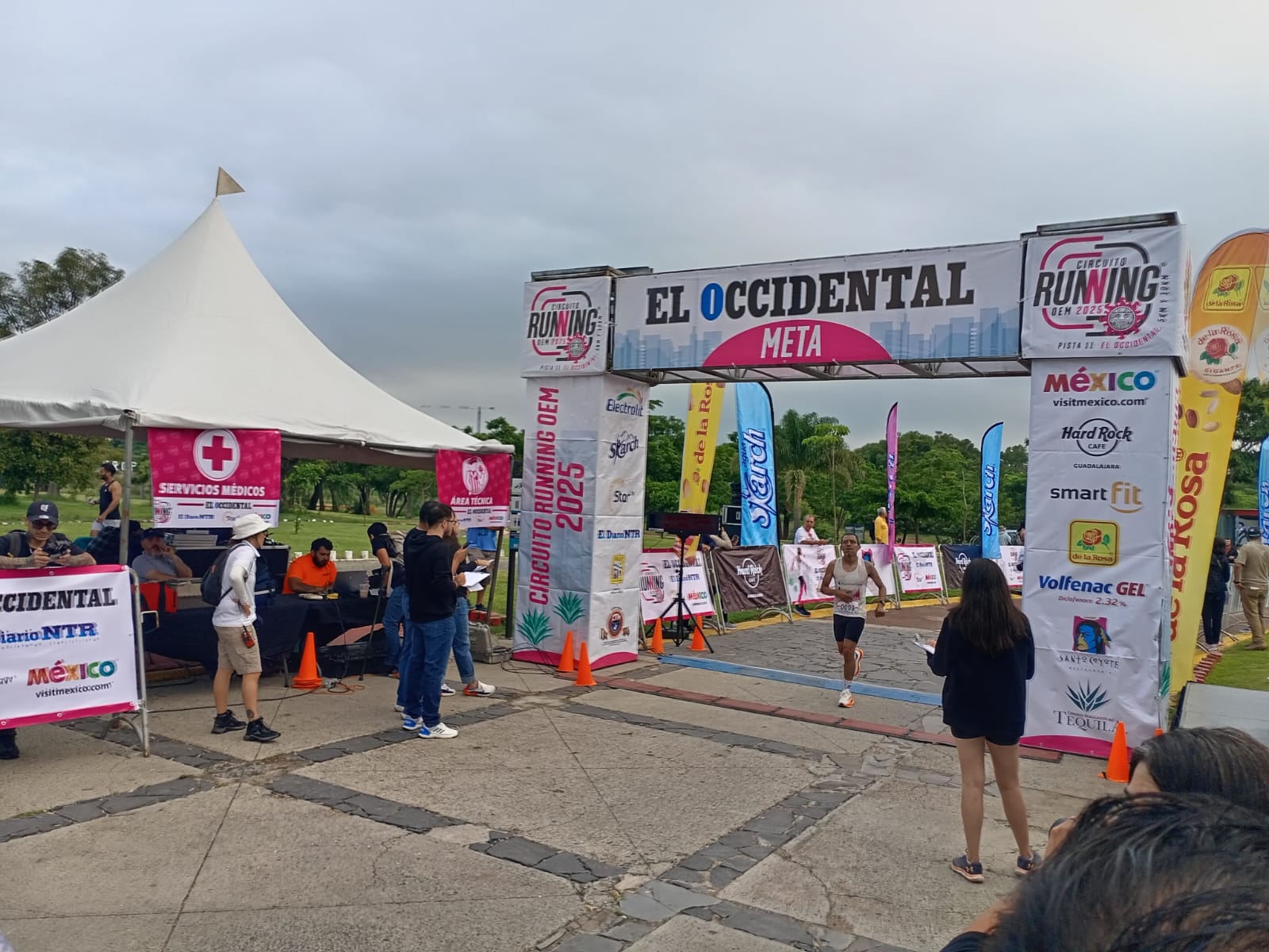 Realiza con éxito el periódico El Occidental su primera carrera en el Metropolitano