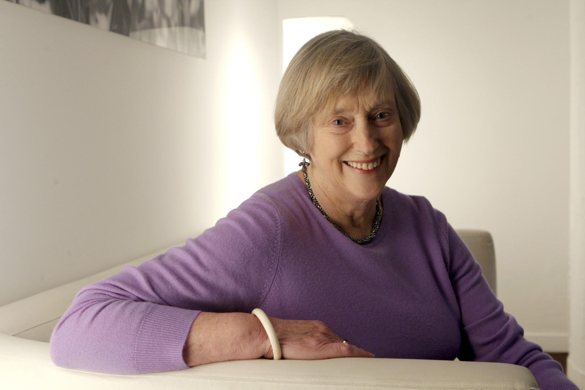 Muere Stella Rimington, la primera directora del MI5 e inspiración de M en la saga Bond