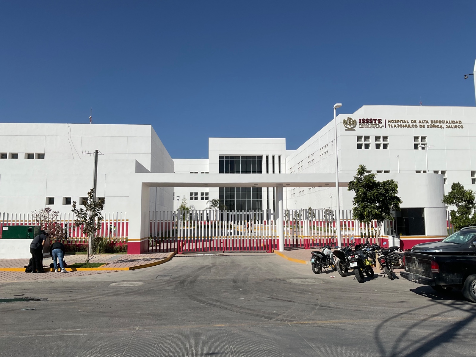 Claudia Sheinbaum inaugura primera etapa de Hospital regional del ISSSTE en Tlajomulco Claudia Sheinbaum inaugura primera etapa de Hospital regional del ISSSTE en Tlajomulco