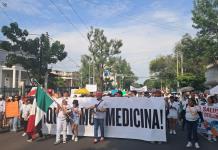 Familias en Guadalajara alzan la voz por medicamentos contra el cáncer
