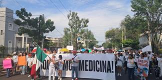 Familias en Guadalajara alzan la voz por medicamentos contra el cáncer