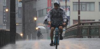 Japón urge a millones a evacuar tras lluvias que provocaron inundaciones y aludes